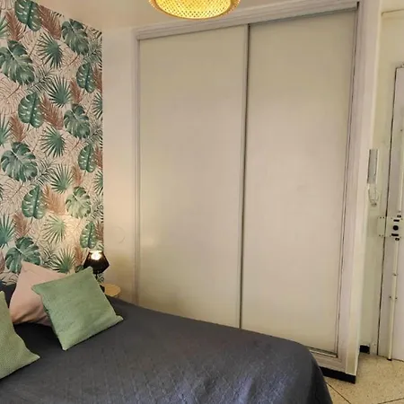 A Getaway For Two Book Unique Cozy Studio! Saint-Raphael (Var)