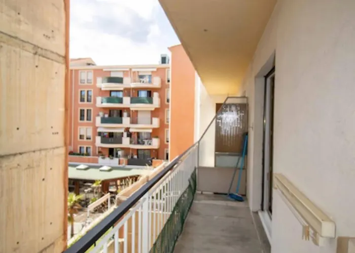 For 2 People In A Cozy Appartamento Saint-Raphaël